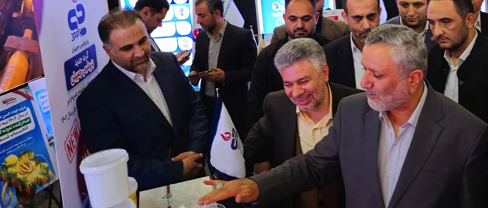 وزیر کار از محصول جدید پتروشیمی جم‌پیلن رونمایی کرد