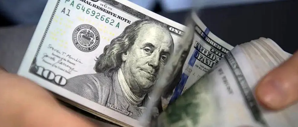 هم‌سویی دلار و طلای جهانی، بازار آتی را تکان داد