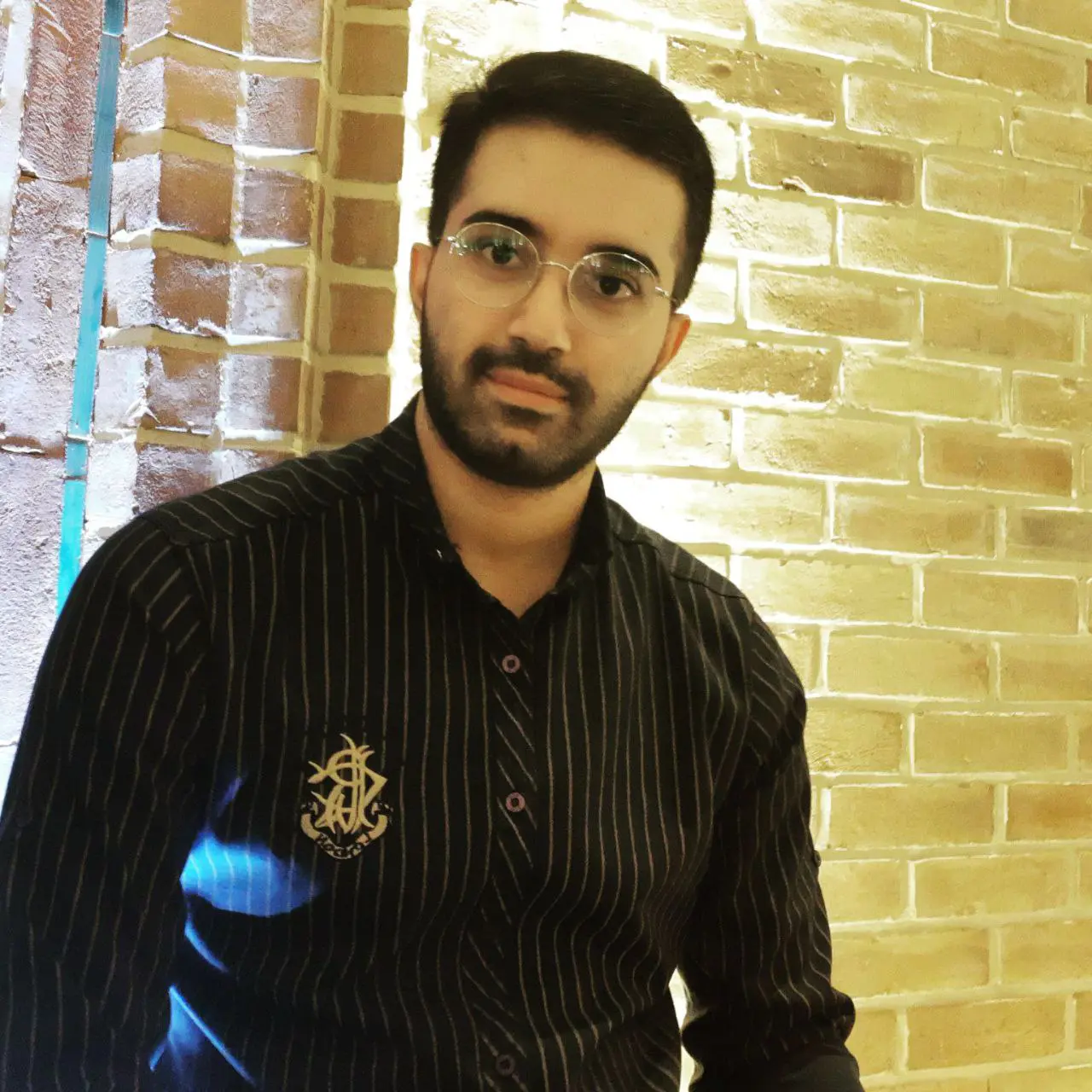 با مشارکت حامد محمدی