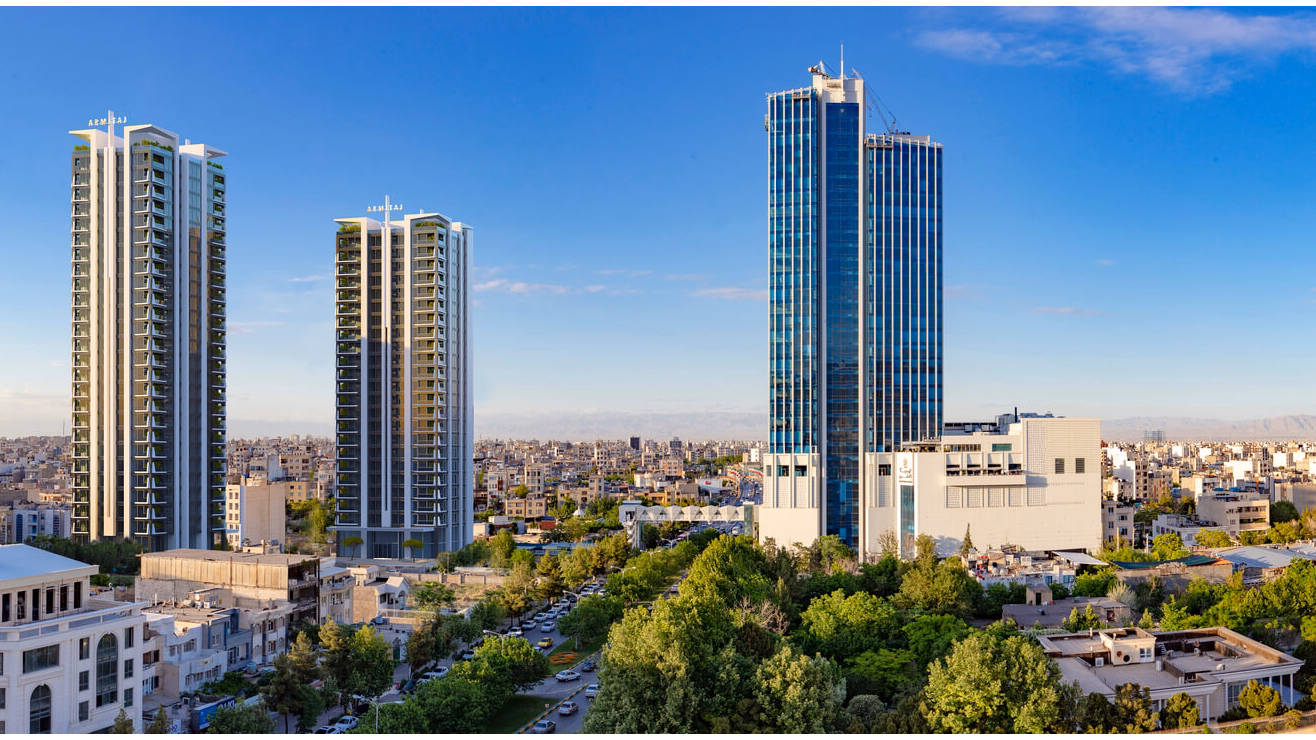 پاریز شرق در آستانه عرضه اولیه